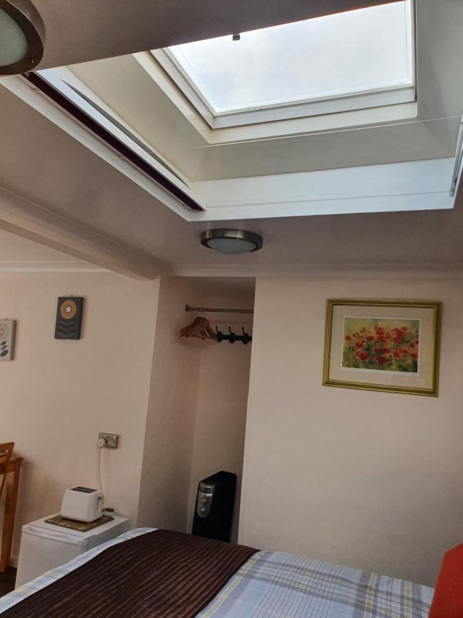 Penryn Guest House, Ensuite Rooms, Free Parking And Free Wifi Стратфорд-апон-Эйвон Экстерьер фото