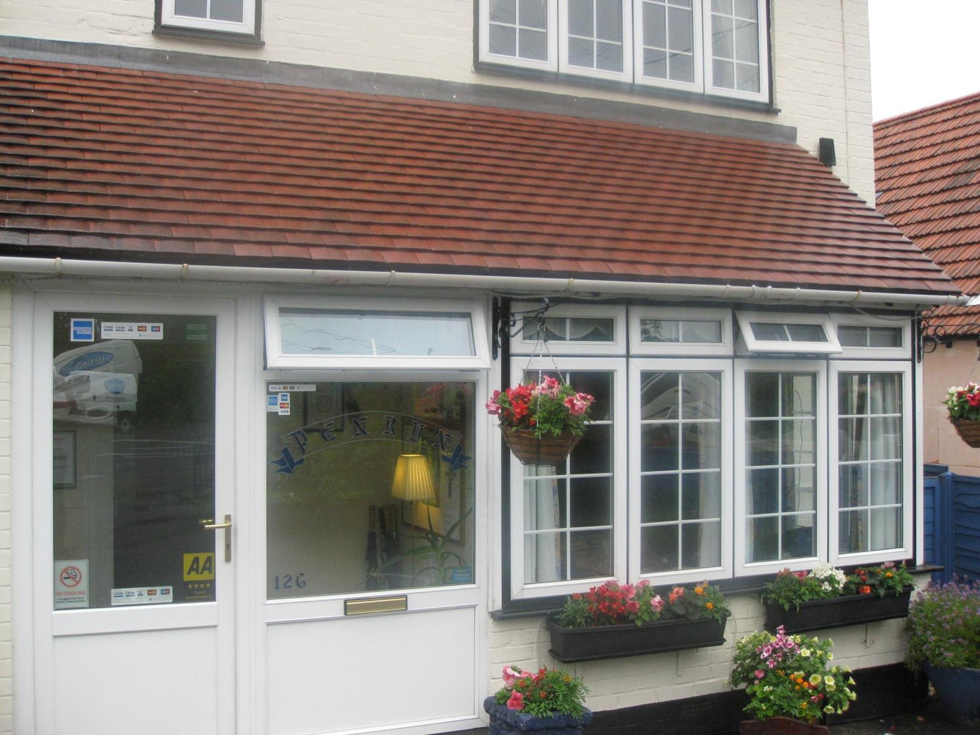 Penryn Guest House, Ensuite Rooms, Free Parking And Free Wifi Стратфорд-апон-Эйвон Экстерьер фото