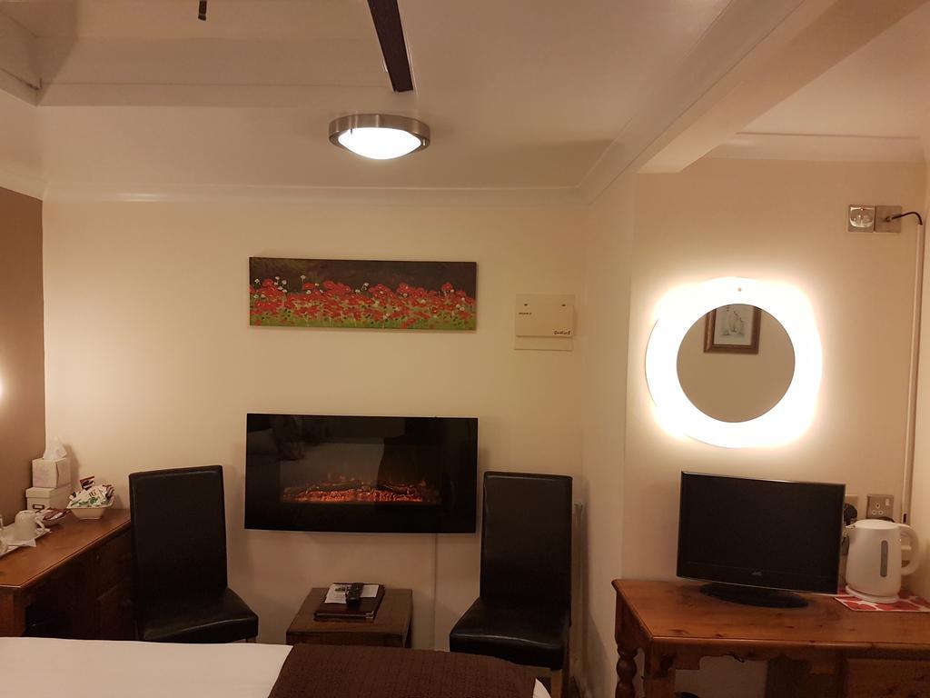 Penryn Guest House, Ensuite Rooms, Free Parking And Free Wifi Стратфорд-апон-Эйвон Экстерьер фото